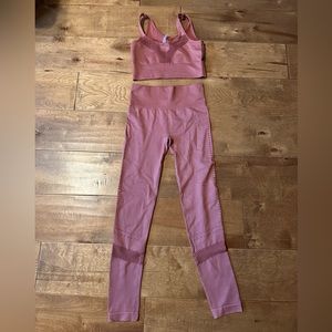 VARLEY SET- salmon color.